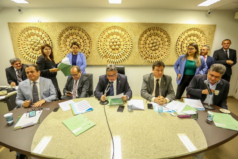 Reunião conjunta aprova empréstimos de R$ 3,3 bilhões do Executivo